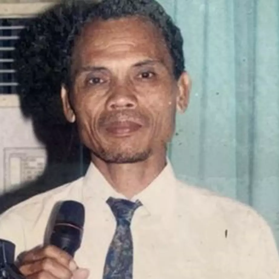 Senang putrinya akan dilamar orang, momen bapak mendadak rajin bersihkan rumah ini banjir sorotan