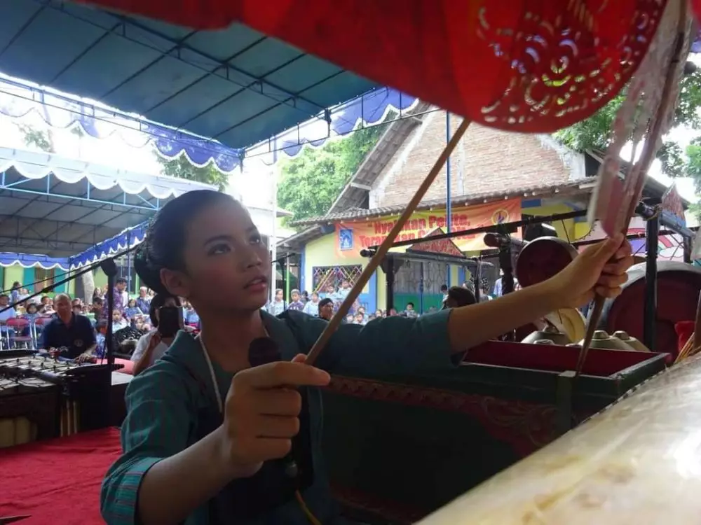 kisah Bernadetha Astri Dalang perempuan asal Yogyakarta © 2023 brilio.net