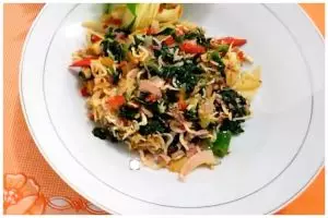 Cukup tambah 1 bahan dapur, begini trik masak tumis daun pepaya biar tak pahit