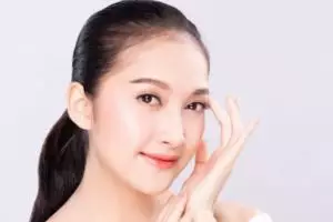 Tanpa lemon dan tepung beras, begini trik memutihkan wajah belang pakai 1 jenis umbi-umbian