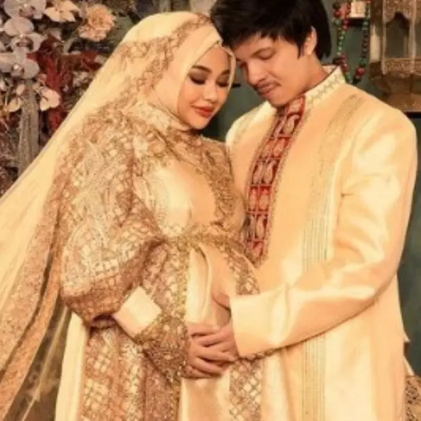 11 Momen tasyakuran 7 bulan kehamilan kedua Aurel Hermansyah, kehadiran Aaliyah Massaid bikin salfok