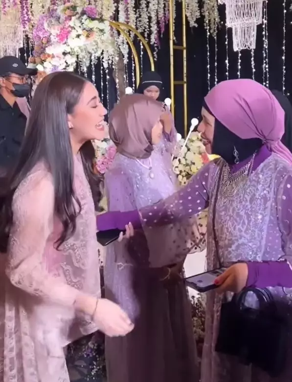 momen aaliyah massaid ketemu ibu thari halilintar © berbagai sumber