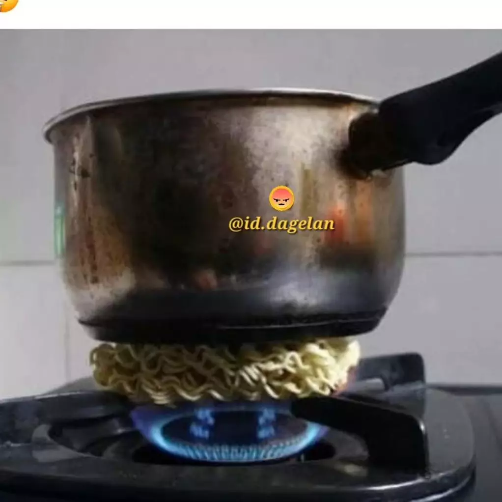 Beginilah kelakuan orang absurd saat gabut, 11 potret lucunya bikin tepuk jidat