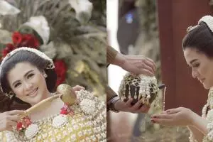 11 Beda gaya seleb jalani 7 bulanan pakai adat Jawa, Aurel Hermansyah meriah bak pesta nikah