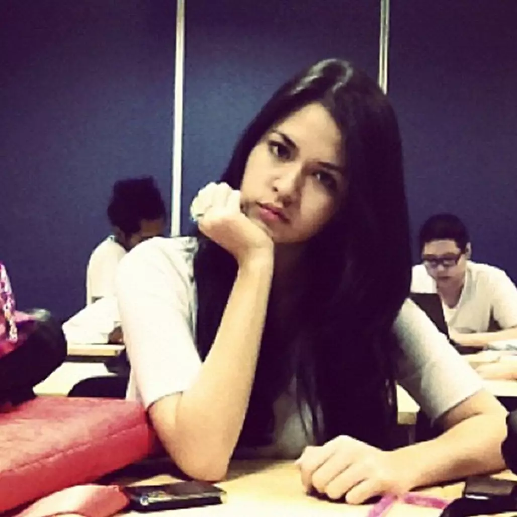 Begini potret lawas 9 penyanyi saat kuliah, penampilan Maia Estianty tomboi disebut mirip El Rumi