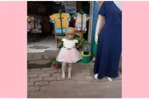 11 Potret kocak ulah orang iseng mengubah bentuk manekin ini penampakannya bikin capek ngakak