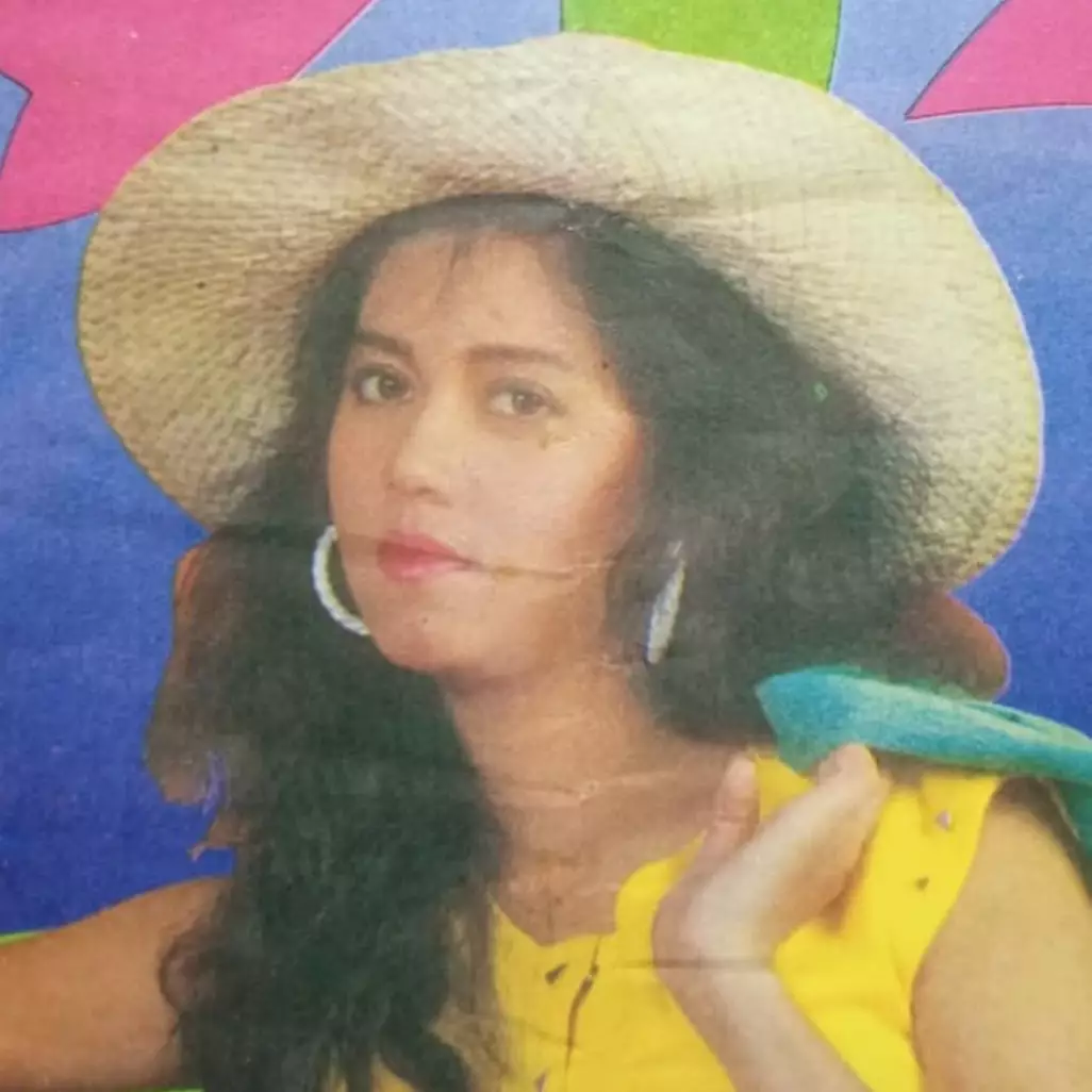 Pesona 11 artis jadul di sampul buku tulis ini bukti cantiknya tanpa permak wajah