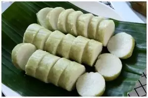Cara membuat lontong daun pisang agar pulen, tak berair, dan awet disimpan hingga 3 hari tanpa kulkas