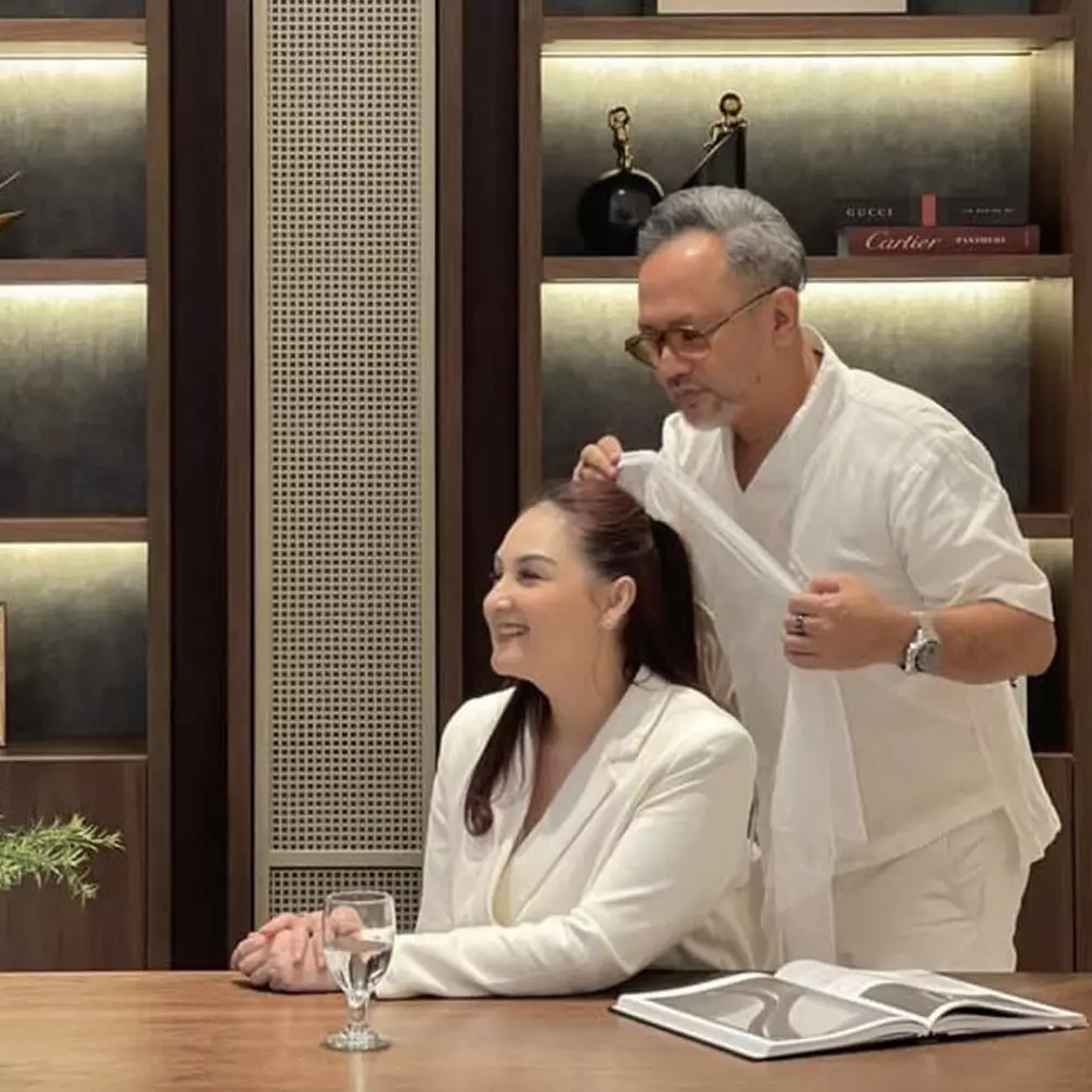 Baru saja rayakan anniversary ke-21, begini potret Mona Ratuliu dan Indra Brasco dulu hingga kini