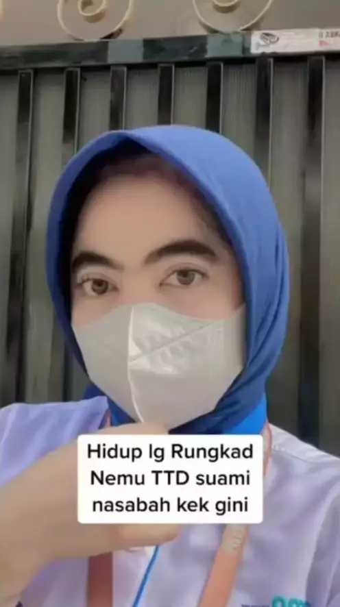 Karyawan bank temukan tanda tangan nyeleneh © Instagram