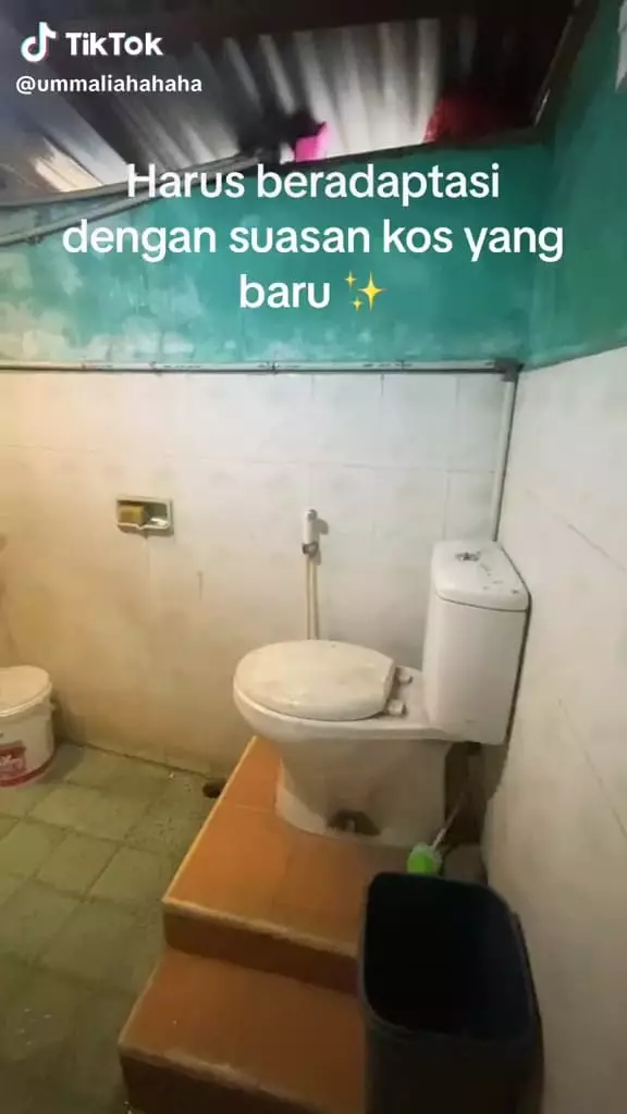 Kamar mandi tata letaknya bikin repot © TikTok Kamar mandi tata letaknya bikin repot © TikTok