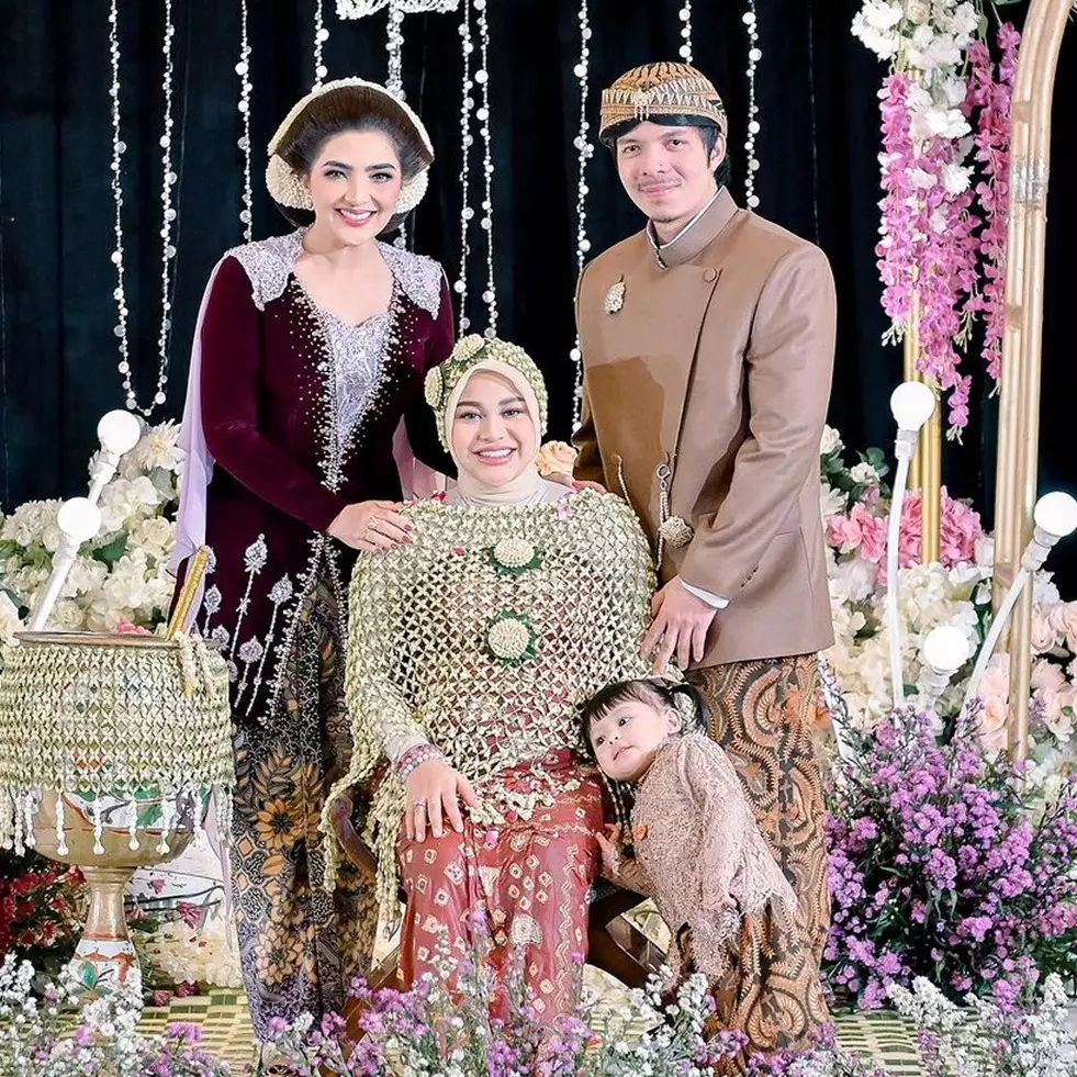 Sempat tak izinkan nikah muda, ternyata ini yang bikin Ashanty luluh dan restui Aurel dengan Atta