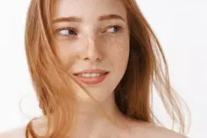 Bukan dengan tomat, begini trik atasi flek hitam akibat sinar matahari pakai 2 jenis rempah dapur