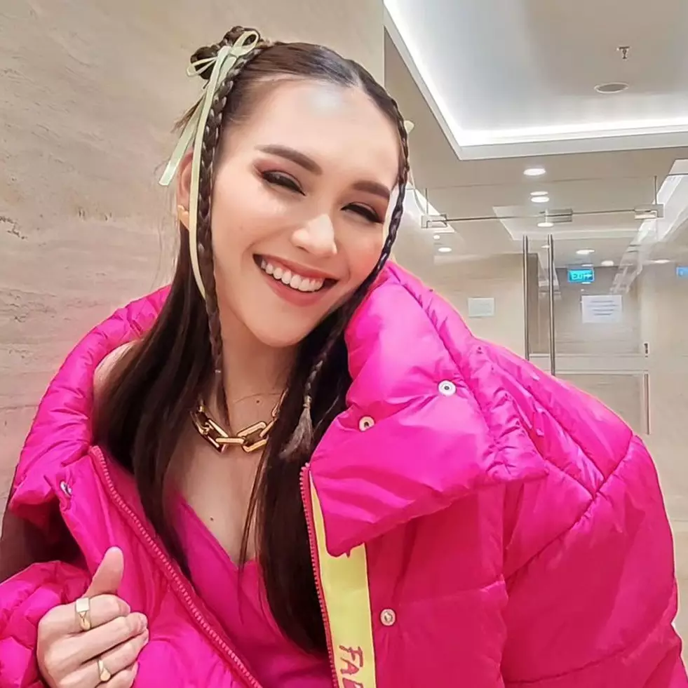 Pernah adu akting bareng Rezky Aditya, intip 9 potret lawas Ayu Ting Ting saat debut sinetron