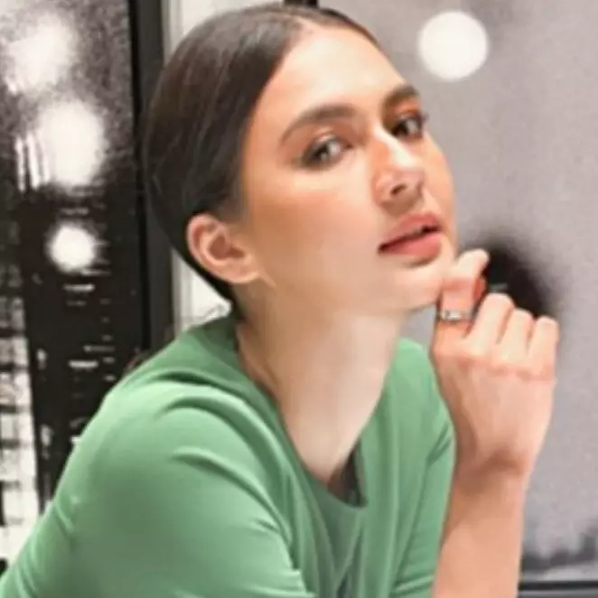 Geluti karier model sejak SD, ini 9 potret paras cantik Paula Verhoeven mejeng di majalah jadul