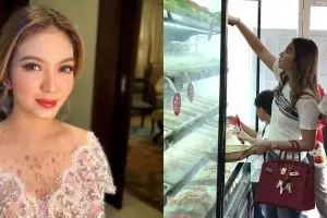 7 Gaya simpel Selvi Ananda makan bareng Gibran & anak, tas branded digeletakkin di lantai bikin salfok