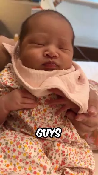 Potret newborn photoshoot Sophia anak Sischa Kohl dan Jess No Limit © 2023 brilio.net