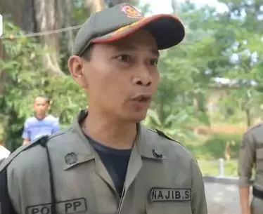 Momen kocak adegan sinetron anak kecil gagal sembunyi dari satpol PP Berbagai sumber