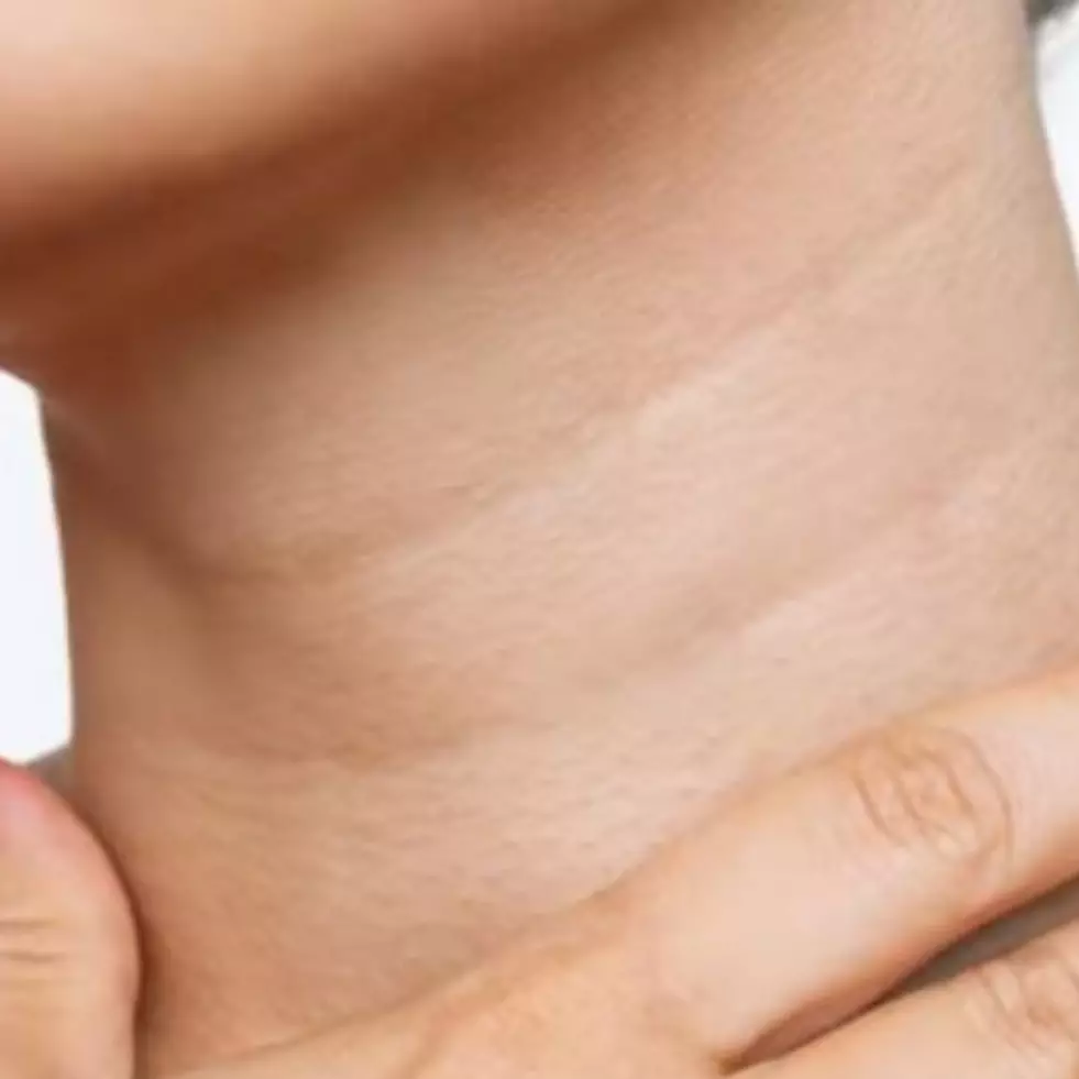 Tak perlu kopi dan kunyit, ini trik putihkan leher gelap dengan 1 jenis produk pembersih gigi