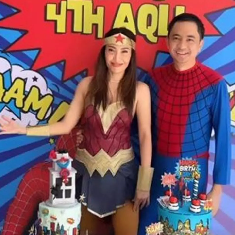 9 Potret Ayu Dewi dan Regi Datau totalitas pakai kostum di ultah anak, pose buah hatinya bikin salfok