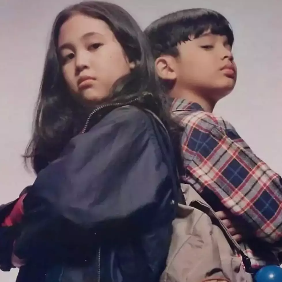 Akting bareng lagi usai 23 tahun, ini 11 potret persahabatan Derby Romero &amp; Sherina dari masa ke masa