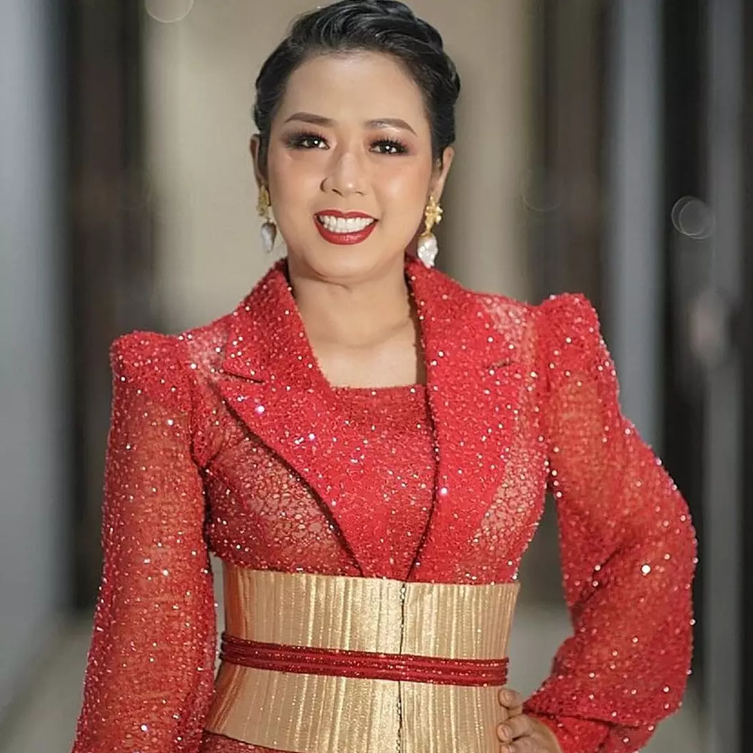 11 Potret kemeriahan ulang tahun Soimah ke-42, serasa pesta rakyat ada bagi-bagi duit dari para sultan