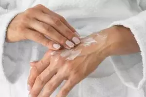 Tak cuma pakai lemon, ini cara memutihkan kulit belang dengan tambahan 2 jenis bahan pemanis