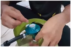 Tanpa dililit karet gelang atau benang, ini cara mencegah gas elpiji bocor dengan 1 ampas dapur