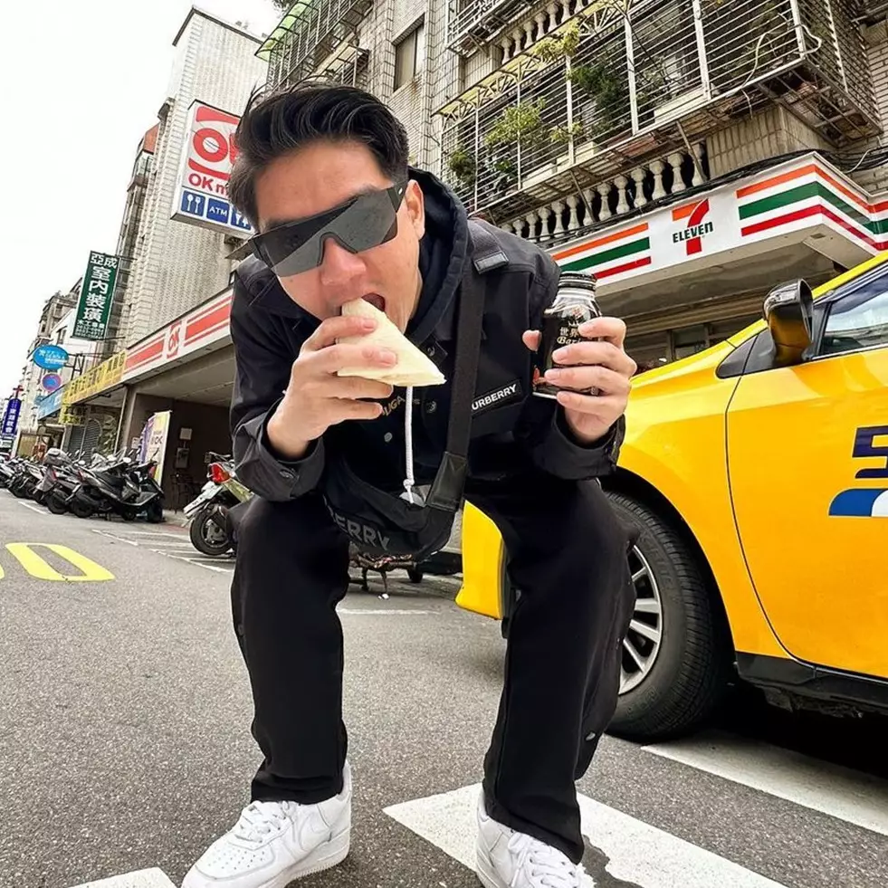 Potret rumah 9 seleb bertema tropical, hunian Boy William dikelilingi pepohonan bak di film Twilight