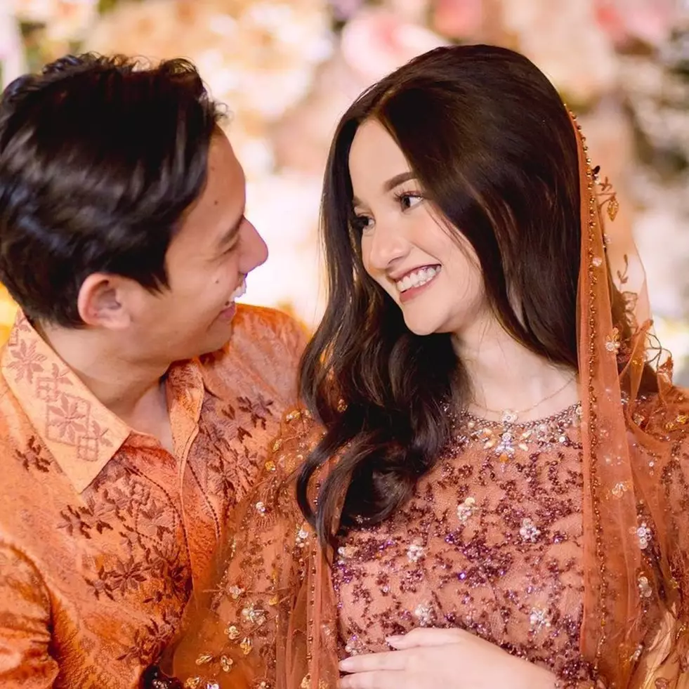 11 Momen pengajian 4 bulan kehamilan Sabrina istri Belva Devara, penuh haru dan khidmat