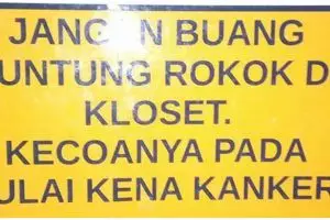 11 Tulisan lucu imbauan jaga kebersihan ini di toilet ini susah buat tahan senyum