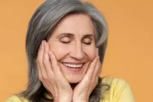 Tanpa tambahan kunyit, ini trik memutihkan wajah kusam dan penuh keriput dengan 1 jenis tepung