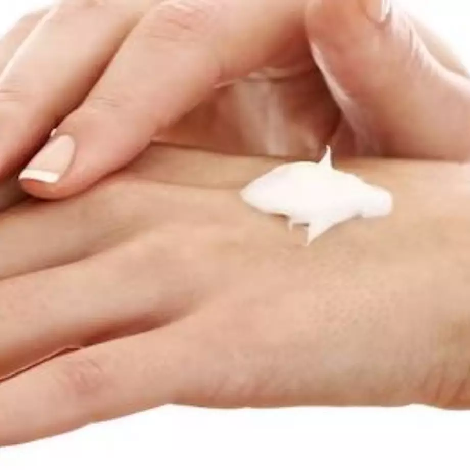 Bukan pakai pisang dan madu, ini trik bikin tangan halus dan antikeriput dengan 1 jenis rempah