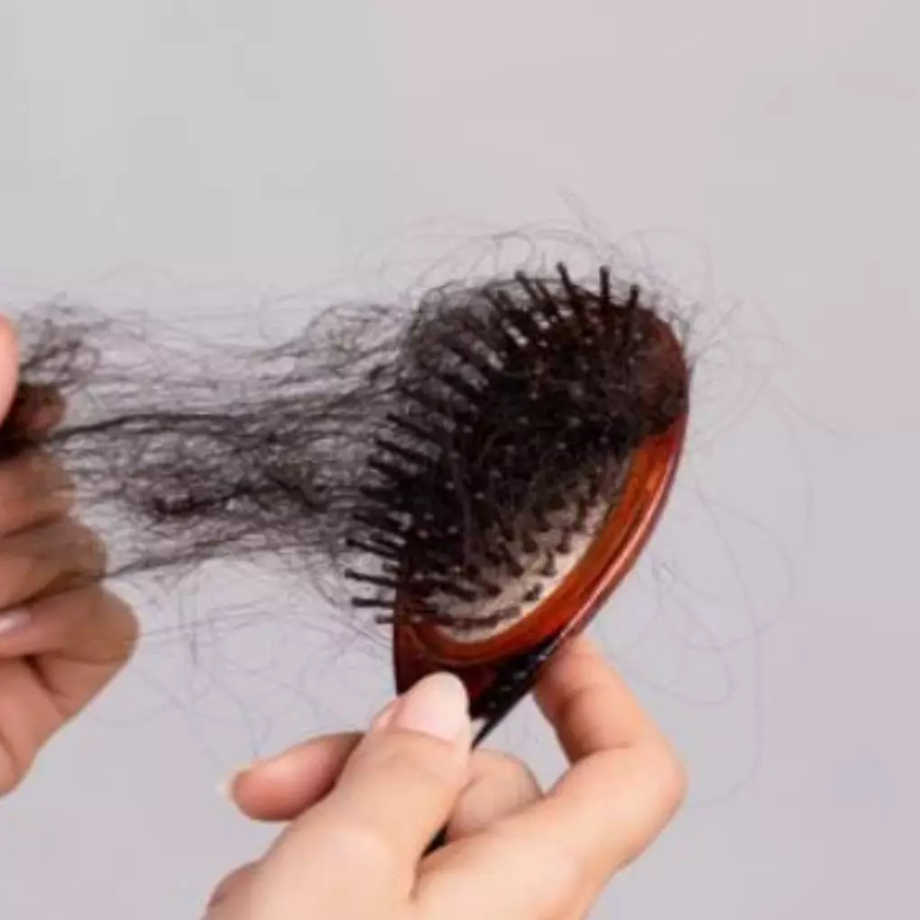 Tak hanya pakai minyak jarak, ini cara cegah rambut rontok dengan tambahan 2 jenis rempah