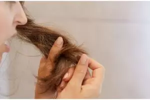 Tak gunakan minyak zaitun, ini trik atasi rambut rontok akibat alat styling pakai 1 jenis biji-bijian