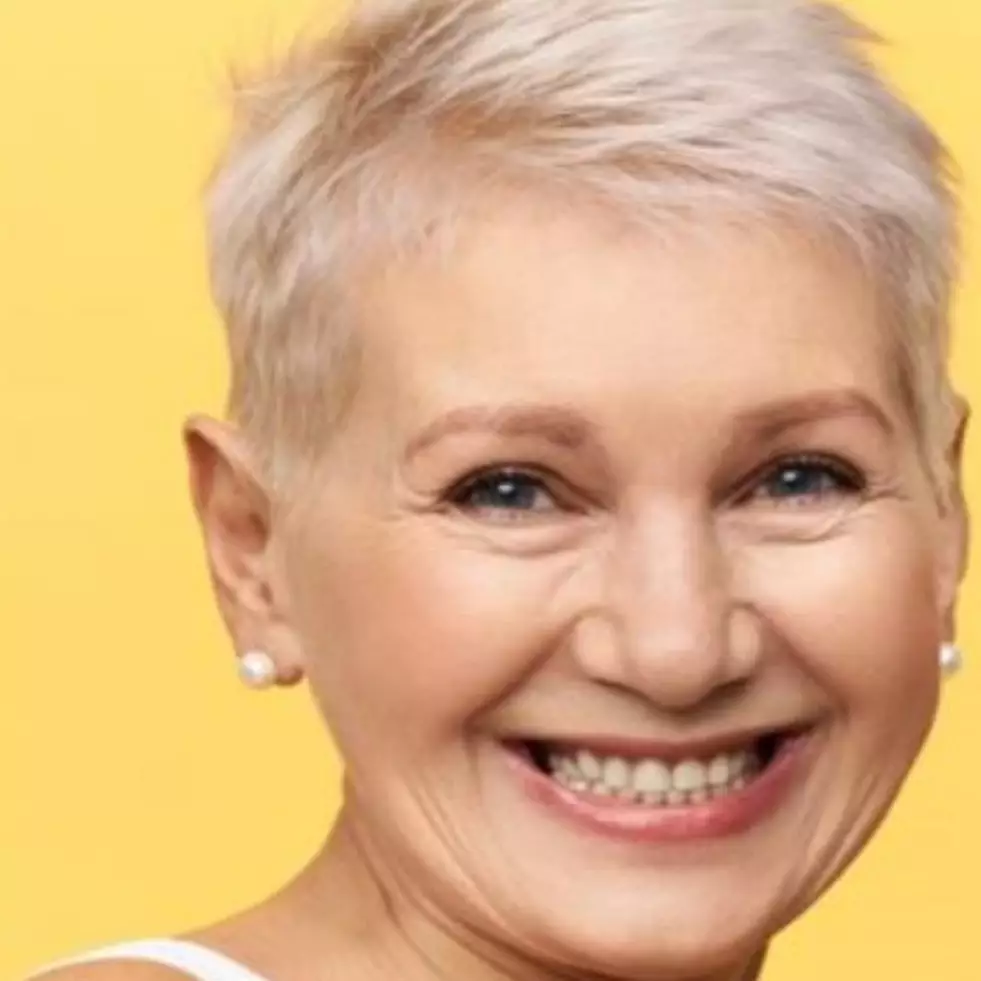 Bukan pakai kentang dan tomat, begini cara kencangkan wajah berkeriput dengan 1 jenis produk bayi