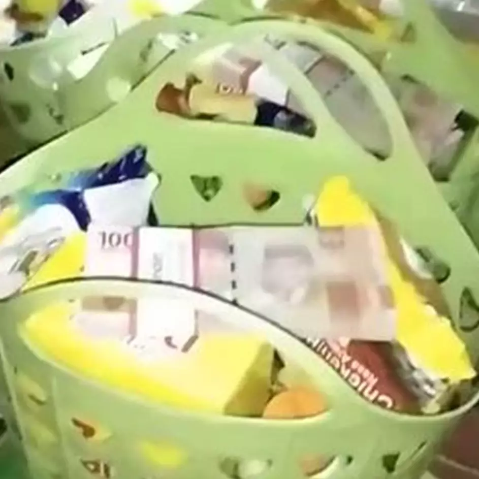 Heboh penampakan isi bingkisan sultan untuk acara Maulid Nabi di Madura, auto untung dan berkah