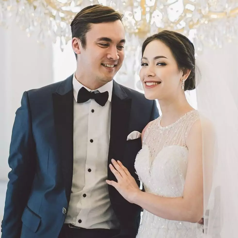 Balik jadi pengantin baru, 11 momen Rendy Kjaernett dan Lady Nayoan jalani peneguhan ulang pernikahan