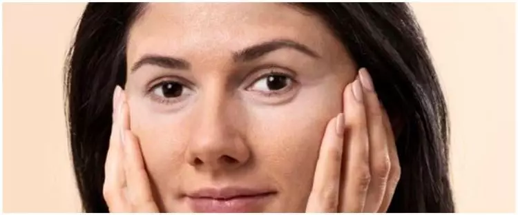 Wajah auto kencang dalam seminggu, ini cara samarkan kerutan pakai masker kolagen dari 1 bahan minuman