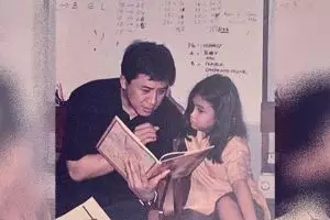 Masa muda ayah Sherina ini ternyata mirip Jackie Chan, intip 11 potret lawasnya