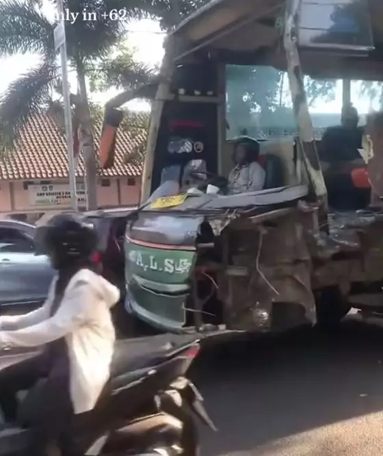 Penampakan kocak bus ngenes abis tapi bisa jalan Instagram