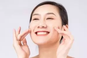 Tak cuma pakai yoghurt, ini cara memutihkan wajah gelap dengan tambahan 1 jenis bahan makanan