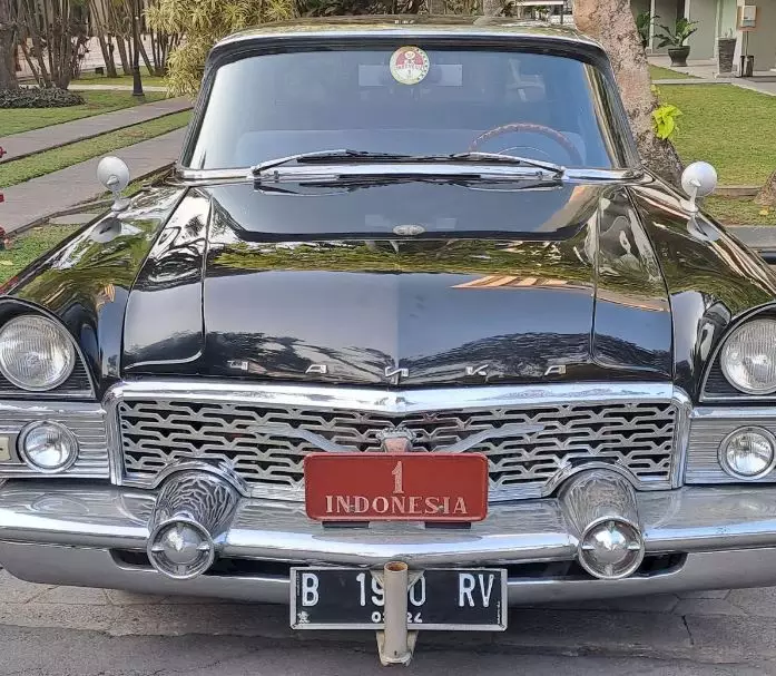 mobil lawas Soekarno yang dipakai Ganjar-Mahfud daftar ke KPU merdeka.com