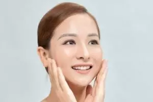 Cara memutihkan wajah dan bikin glowing pakai 1 jenis buah-buahan, kulit kusam auto minggat