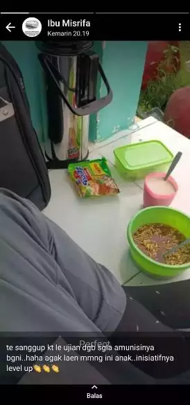 Potret kocak murid bawa bekal ke sekolah Berbagai sumber Potret kocak murid bawa bekal ke sekolah Berbagai sumber
