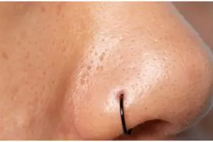 Tak perlu oleskan es batu, ini cara kecilkan pori-pori wajah hanya pakai 1 jenis protein