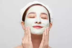 Cerah merata tanpa krim pemutih, begini trik atasi wajah kusam dan belang pakai 2 bahan makanan