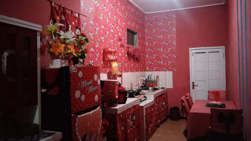 dapur serba merah sederhana tapi estetik © 2023 brilio.net