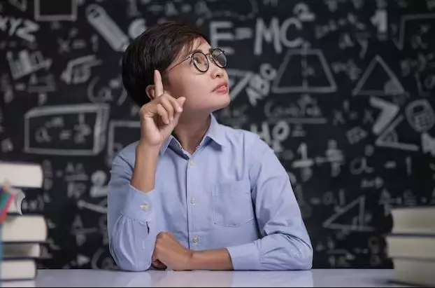 Rumus percepatan sudut freepik.com Rumus percepatan sudut freepik.com