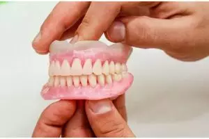 Tak perlu tambahan kunyit, ini cara atasi gigi bebas plak pakai pasta gigi dari 1 jenis daun